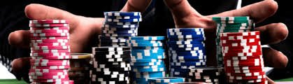 wbet responsible gaming နှင့် terms ကို မြန်မာကစားသမားများ ဖတ်ရှုနေသောပုံ